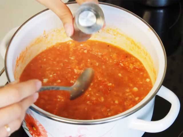 Помидоры, фаршированные сыром и чесноком: 12 простых рецептов