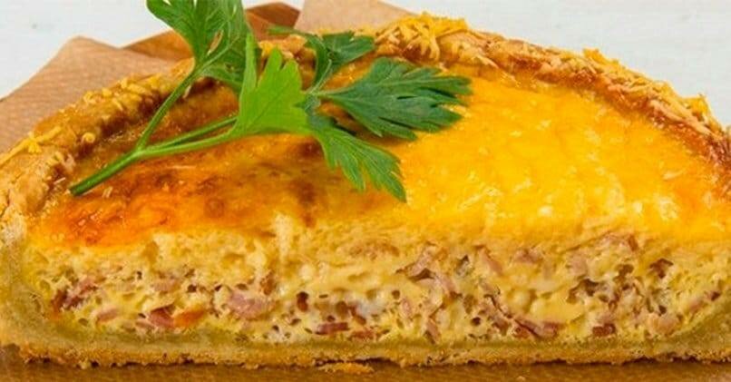 Киш с курицей, грибами и брокколи