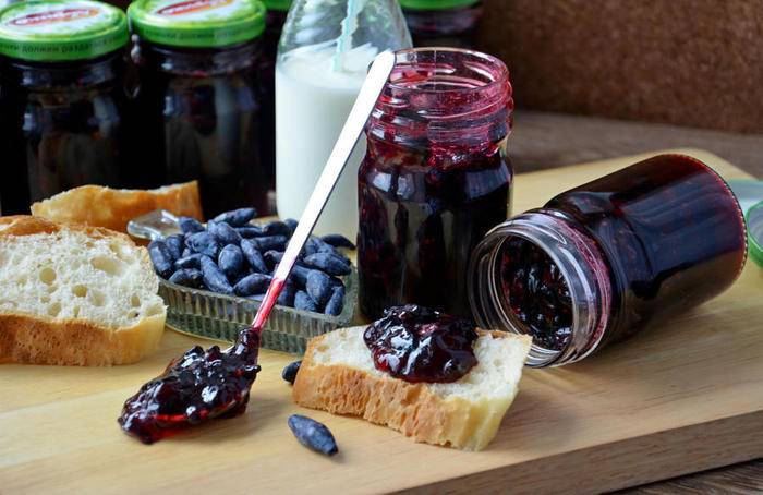 Вкуснейшее варенье из жимолости