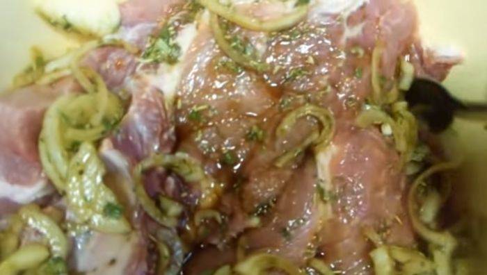 Жареная свинина с грибами и фасолью