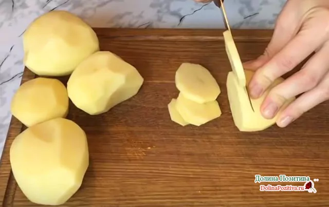 Куриная грудка в сметанном соусе с кунжутом