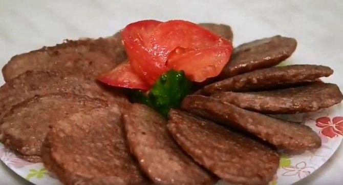 Печеночные оладьи из говяжей, свиной или куриной печени. классические пошаговые рецепты на любой вкус