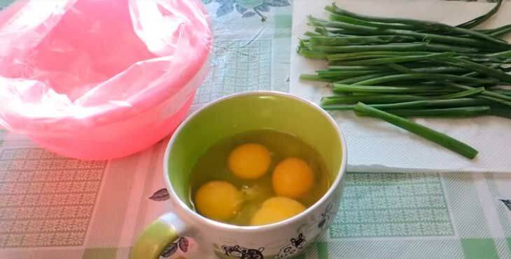 Пирожки с яйцом и луком