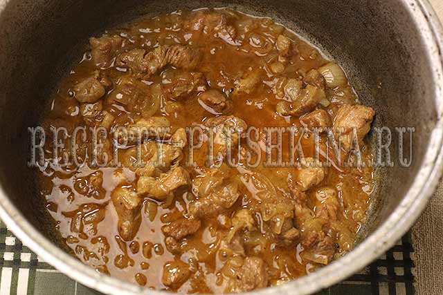 Жаркое по-домашнему из свинины и картофеля: 9 популярных рецептов