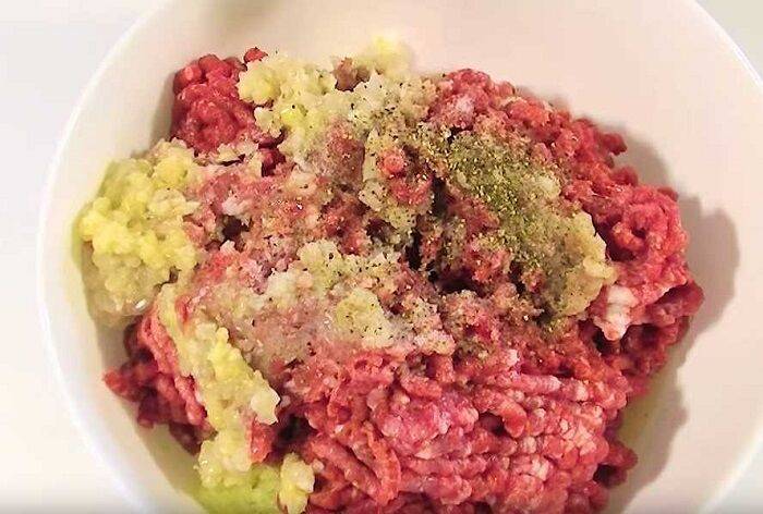 Самые вкусные рецепты сочных котлет из куриного фарша, жаренных на сковороде
