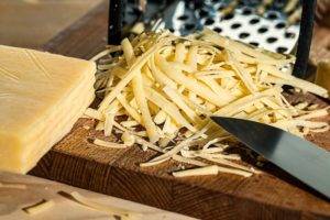 Готовим жульен с курицей и грибами в духовке (в кокотницах, на противне, в горшочках и в форме для запекания)