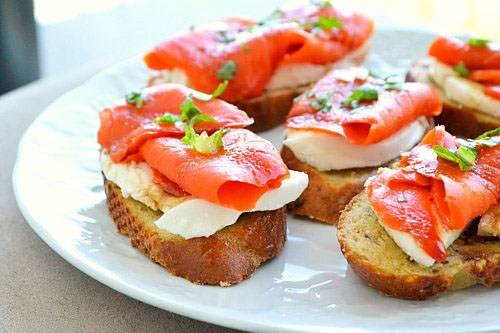 11 самых вкусных бутербродов с красной рыбой к новогоднему столу