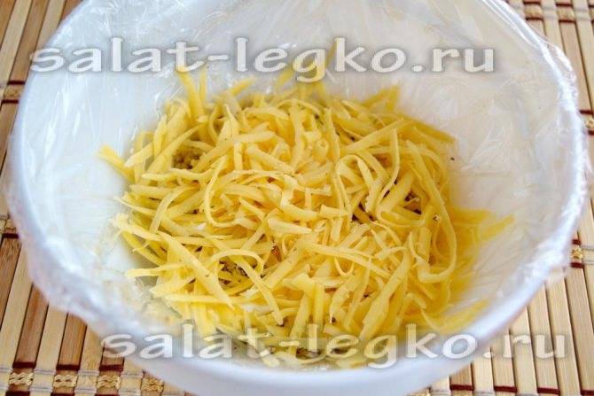 7 самых вкусных салатов из свеклы вареной 2022: простые пошаговые рецепты
