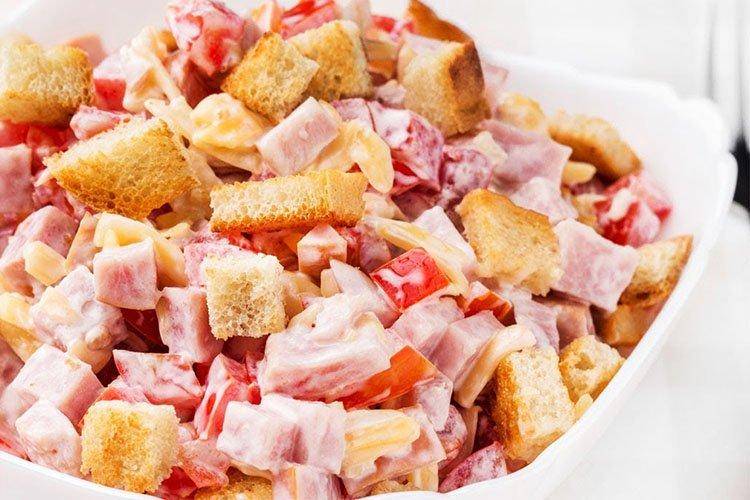 Итальянский салат с макаронами и ветчиной: рецепт с фото - samchef.ru