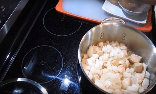 Овощное рагу со свининой в мультиварке с незабываемым вкусом!