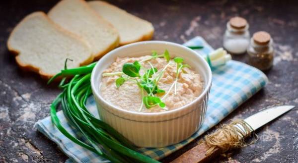 20 вкусных салатов с тунцом, которые удивят ваших гостей