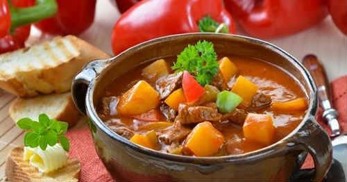 Жаркое по-домашнему из свинины и картофеля: 9 популярных рецептов
