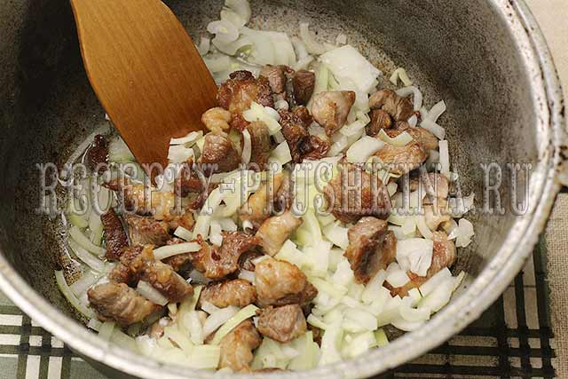 Жаркое по-домашнему из свинины и картофеля: 9 популярных рецептов