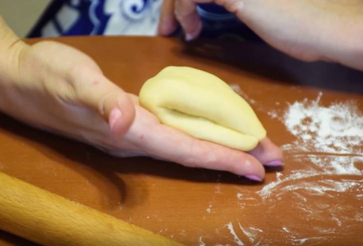 Печем булочки с корицей из вкусного дрожжевого теста