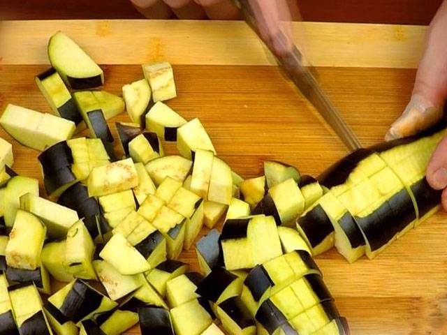 Башенки из баклажанов с помидорами и сыром