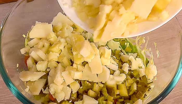Винегрет с солеными грибами