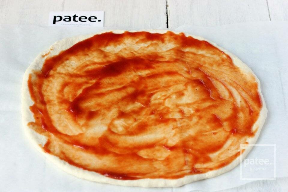 Домашняя пицца с грибами