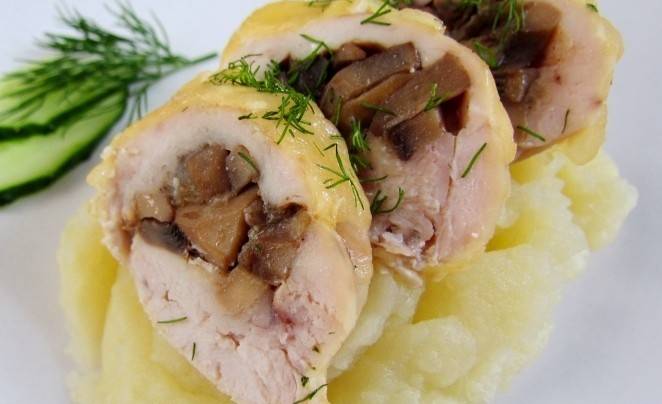 Фаршированные шампиньоны в духовке с сыром и ветчиной