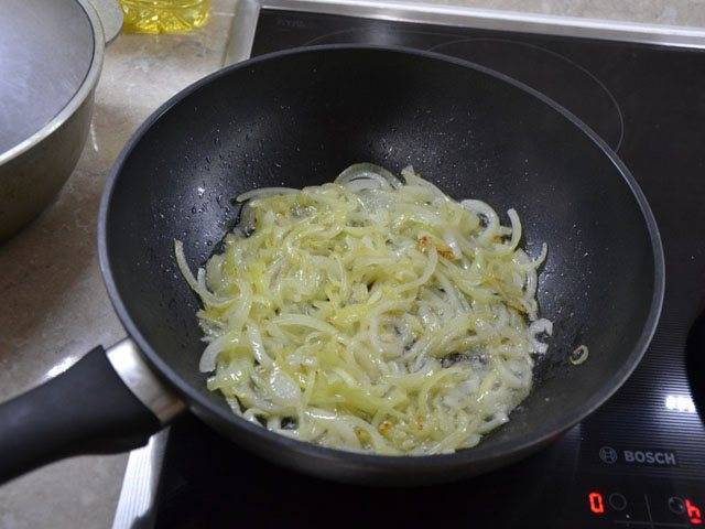 Печень по-строгановски по классическим рецептам