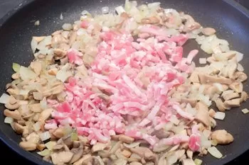 Сливочный соус из курицы с грибами