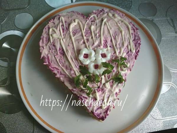 7 самых вкусных салатов из свеклы вареной 2022: простые пошаговые рецепты