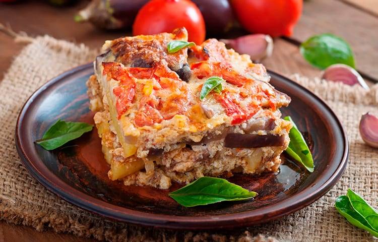 Тушеные баклажаны с овощами