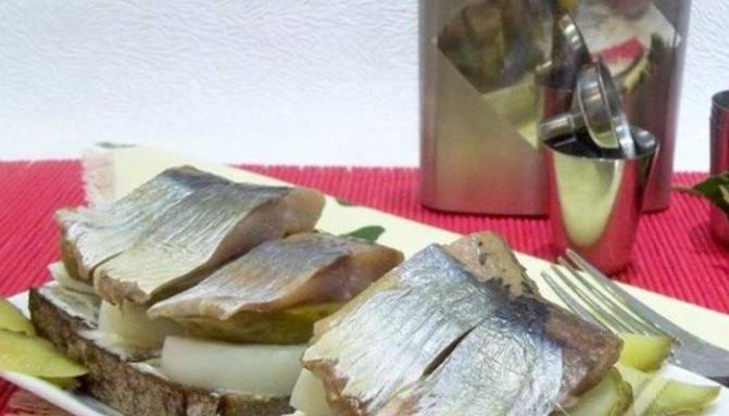 Бутерброды с селедкой