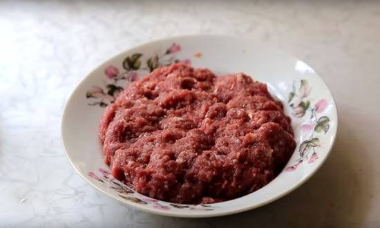 Пошаговый рецепт пирога из слоеного теста с мясом