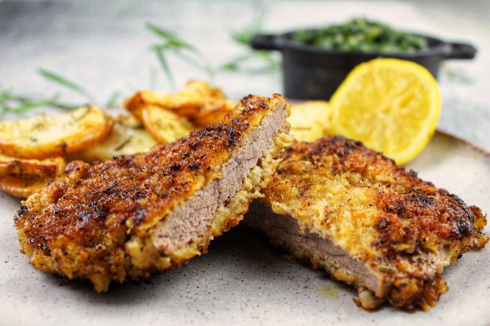 Как пожарить шницель из свинины на сковороде: вкусные рецепты