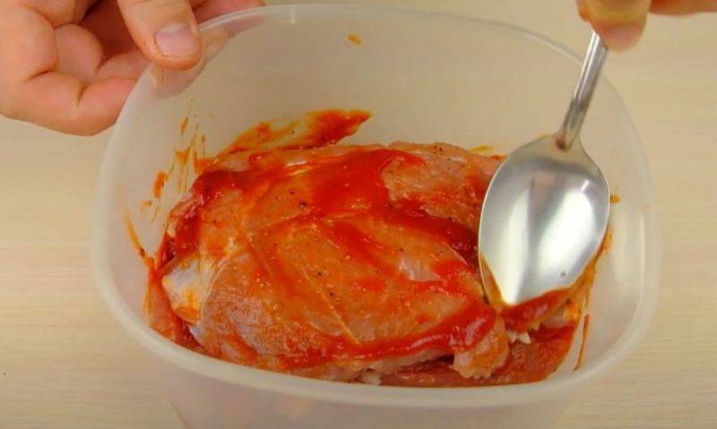 Мясо по-французски из филе куриной грудки: 3 рецепта на выбор