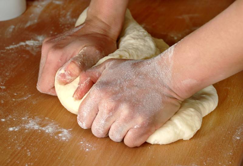 Пирожное школьное (глазированная песочная полоска с повидлом)