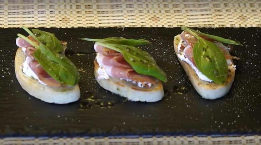 Брускетта в домашних условиях. 23 простых пошаговых рецепта с фотографиями