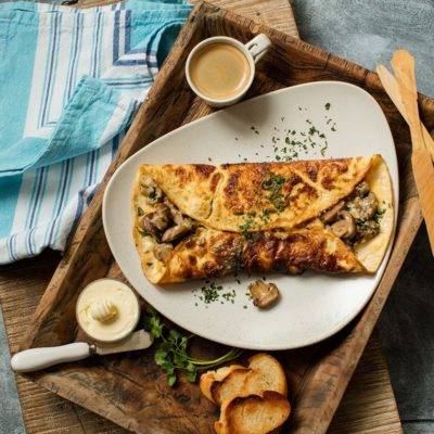 20 рецептов вкусных омлетов с помидорами и молоком на сковороде