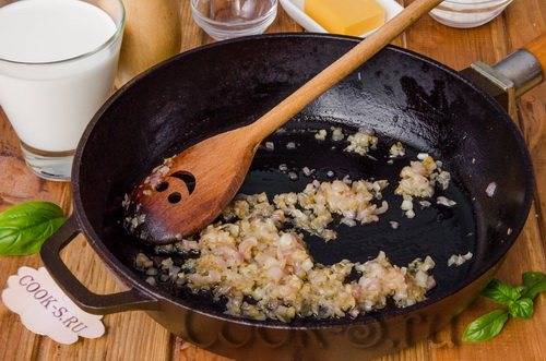 Паста с морепродуктами в сливочном соусе