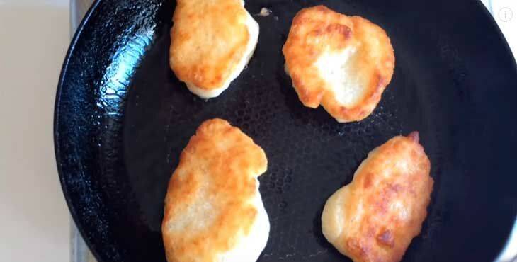 Пышные и легкие оладьи на молоке и дрожжах