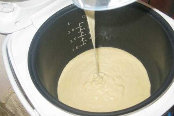 Пирог «шарлотка» с яблоками и бананом