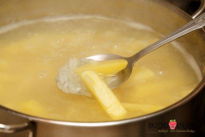 Рыбный суп из сайры - классический рецепт с пошаговыми фото