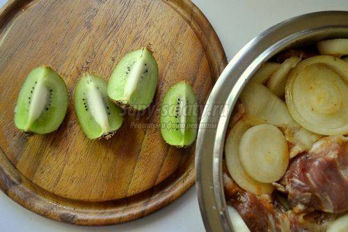 Шашлык с киви