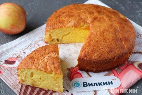 Шарлотка с творогом и яблоками рецепт с фото пошагово в духовке