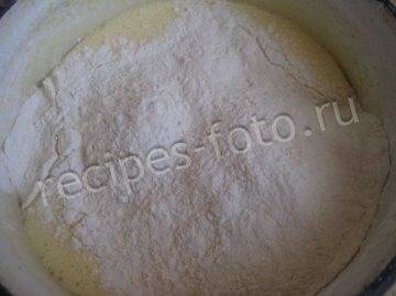 Пирог «шарлотка» с яблоками и бананом