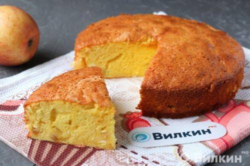 Шарлотка с творогом и яблоками рецепт с фото пошагово в духовке