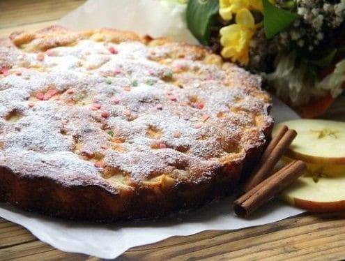 Шарлотка с творогом и яблоками рецепт с фото пошагово в духовке