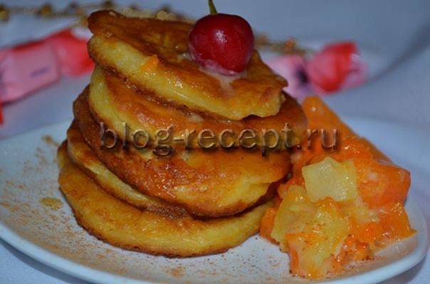 Пышные и легкие оладьи на молоке и дрожжах