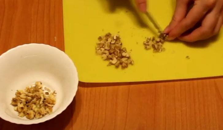 Салат «изумрудный браслет» с курицей и киви: рецепты, советы по приготовлению и оформлению
