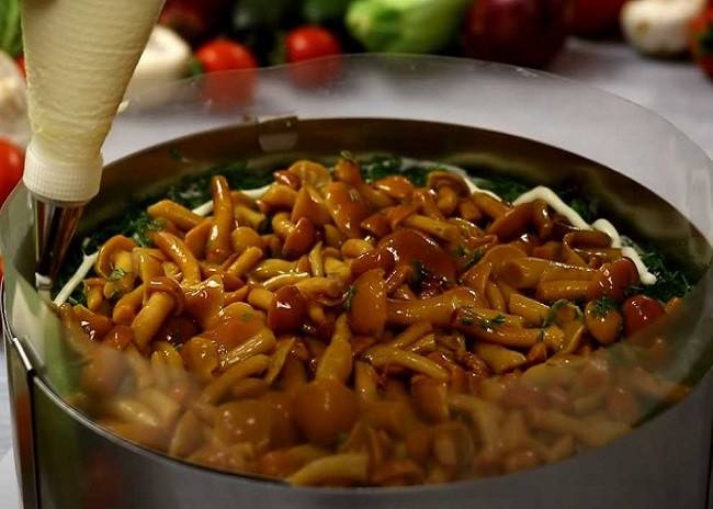 Салат грибная полянка с шампиньонами рецепт с фото