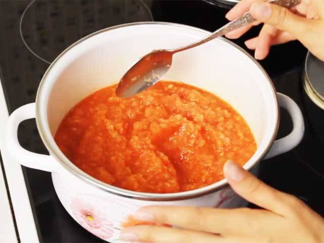 Помидоры, фаршированные сыром и чесноком: 12 простых рецептов