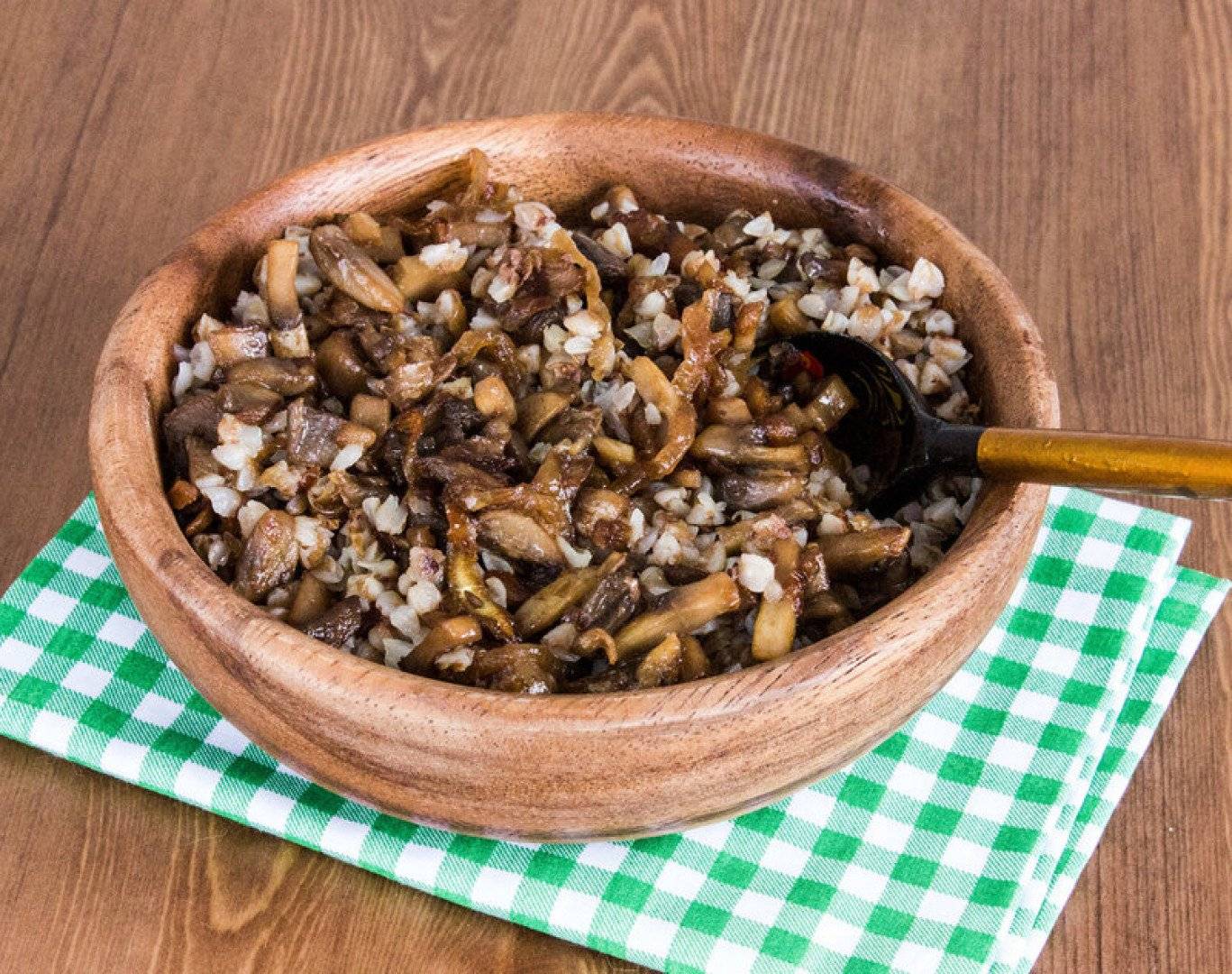 Гречка с грибами и луком