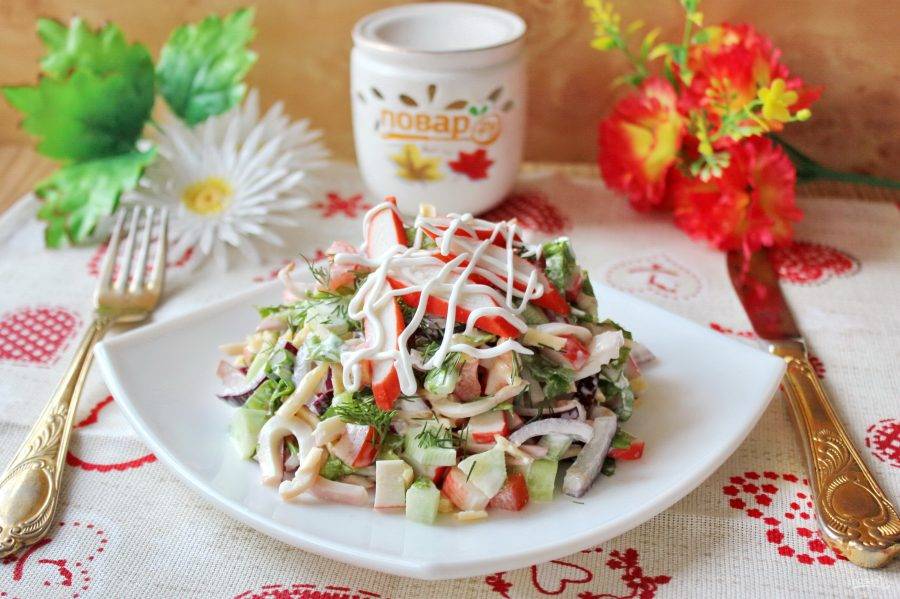 Салаты с кальмарами - 8 простых и очень вкусных рецептов