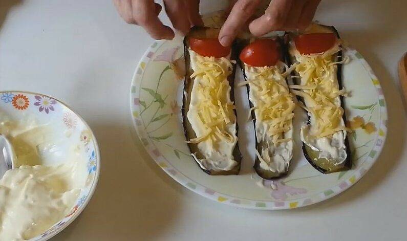Рулетики из баклажанов с сыром и чесноком