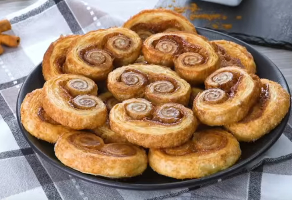 Печенье слоеное ушки. 4 простых и быстрых рецепта с сахаром, корицей и орешками